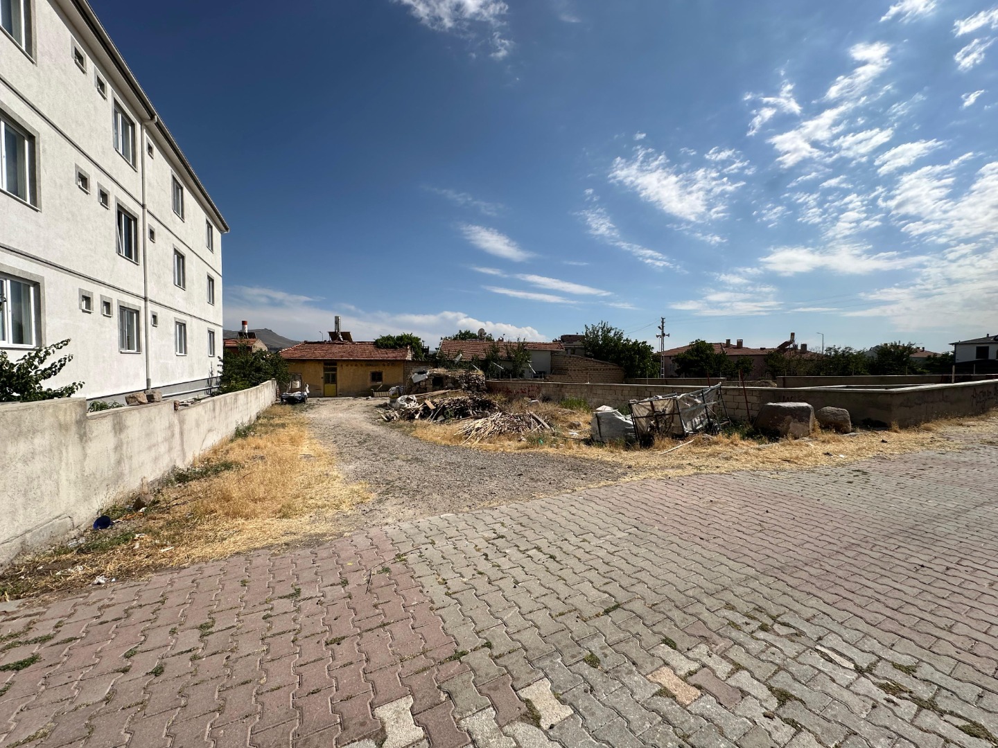KAYSERİ DEVELİ AŞIKSEYRANİ MAHALLESİNDE SATILIK İMARLI ARSA